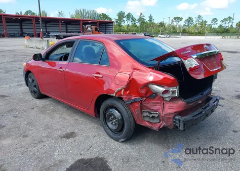 2013 Toyota Corolla Le z USA, uszkodzony, nr VIN 5YFBU4EE2DP084309